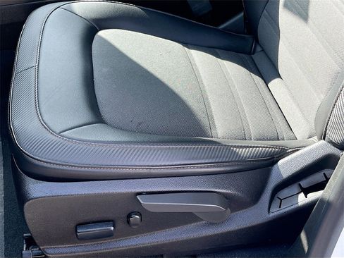 Used 2022 GMC Canyon AT4 image 18