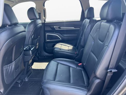 Used 2020 Kia Telluride S FWD image 16