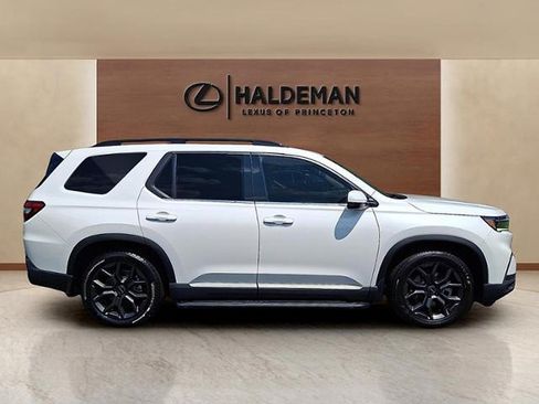 Used 2023 Honda Pilot Elite image 7