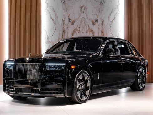 Used 2024 Rolls-Royce Phantom Sedan image 1