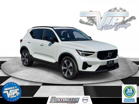 Certified 2023 Volvo XC40 B5 Plus w/ Driver Assist Package AWD/4WD image 1
