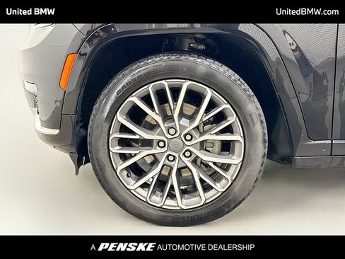 Used 2024 Jeep Grand Cherokee L Summit AWD/4WD image 2
