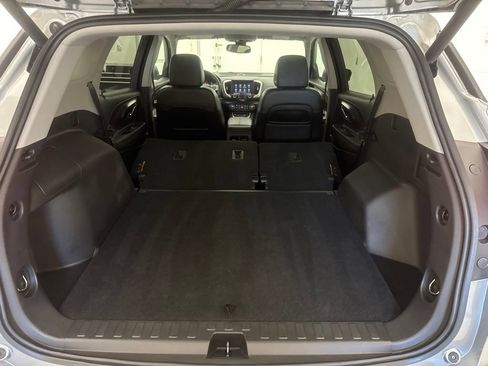 Used 2024 GMC Terrain SLT AWD/4WD image 6