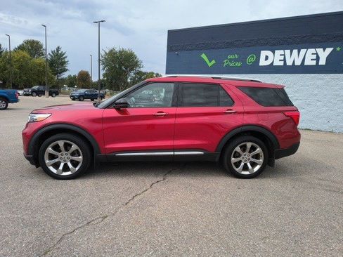 Used 2020 Ford Explorer Platinum w/ Premium Technology Package image 2