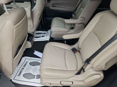 Used 2023 Honda Odyssey Touring image 12