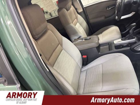 Used 2022 Nissan Frontier SV w/ Technology Package image 34