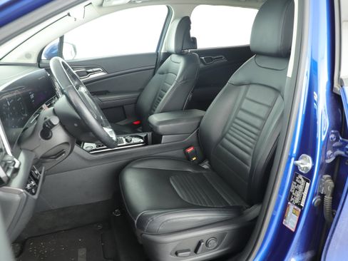 Used 2023 Kia Sportage SX image 7