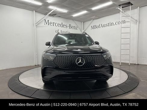 Used 2024 Mercedes-Benz EQB 300 4MATIC image 2
