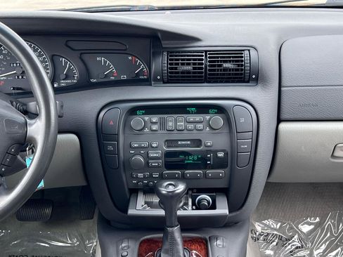 Used 1997 Cadillac Catera RWD image 48