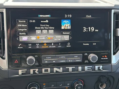 Used 2025 Nissan Frontier SV RWD image 24