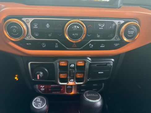 Used 2021 Jeep Gladiator Mojave AWD/4WD image 12