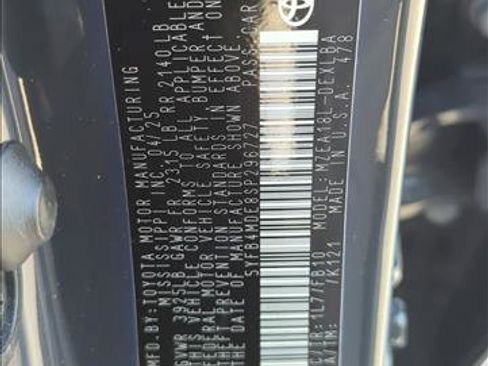 Used 2025 Toyota Corolla LE FWD image 2