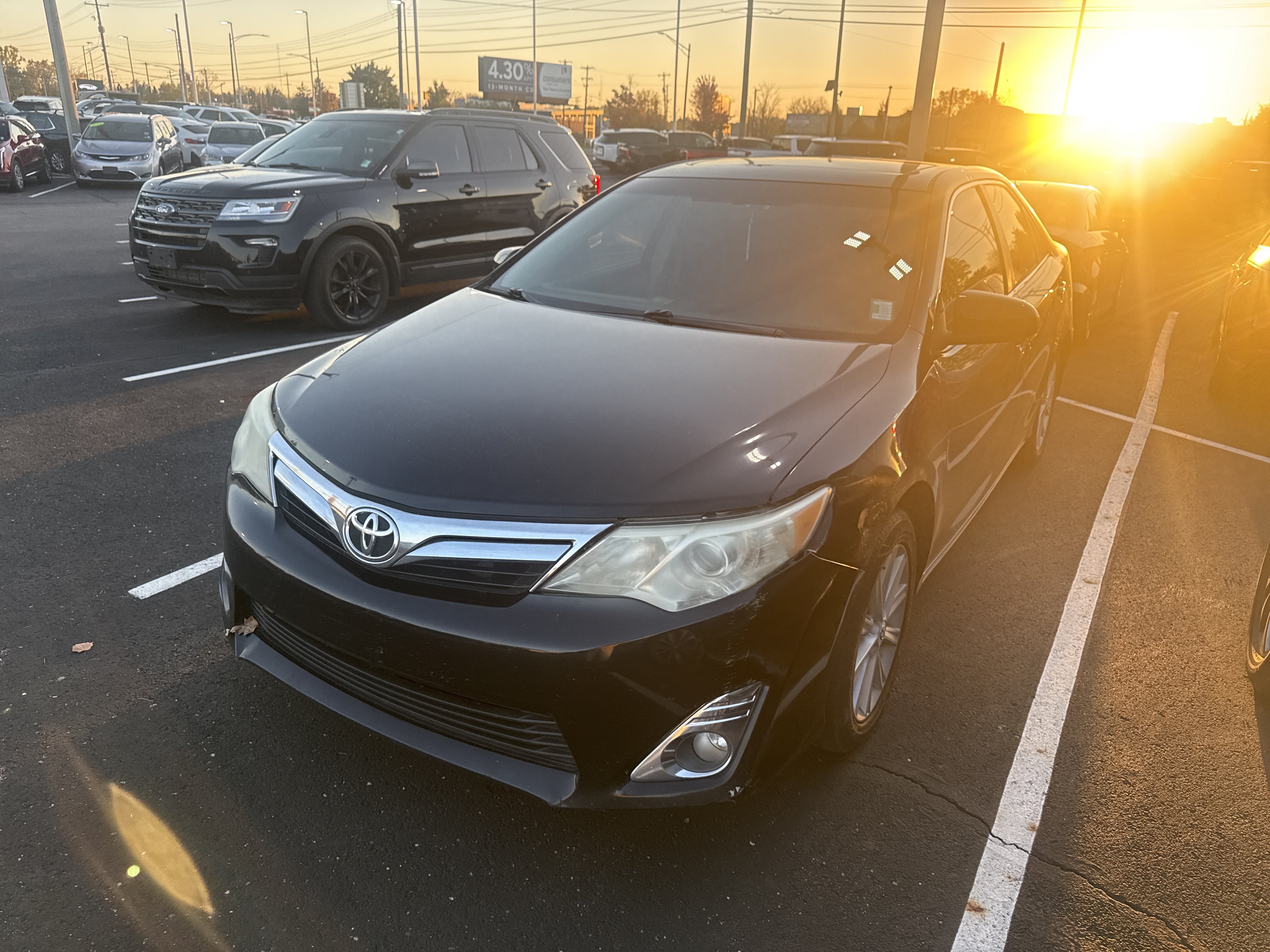 Used 2012 Toyota Camry XLE FWD image 1