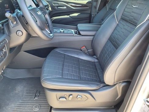 Certified 2024 Cadillac Escalade Sport Platinum w/ LPO, ONYX Package AWD/4WD image 22