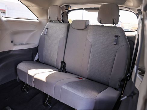 Certified 2024 Toyota Sienna LE image 7