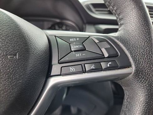 Used 2019 Nissan Rogue SV FWD image 13