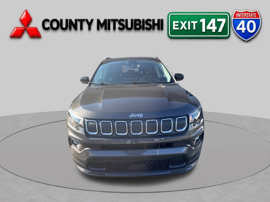 Used 2022 Jeep Compass Latitude AWD/4WD image 2