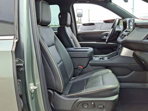 Used 2023 Chevrolet Suburban Premier RWD image 33