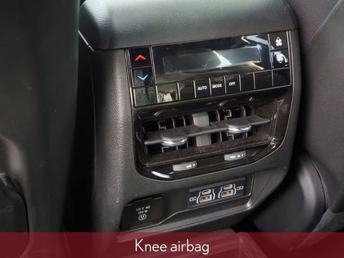 Used 2024 Jeep Grand Cherokee L Altitude AWD/4WD image 36