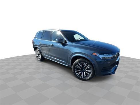 Used 2022 Volvo XC90 T6 Momentum w/ Protection Package image 2