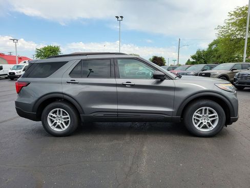 New 2026 Ford Explorer Active AWD/4WD image 3
