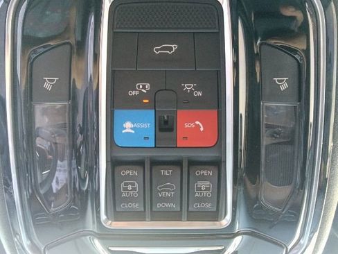 Used 2022 Jeep Grand Wagoneer Series II w/ Premium Group II AWD/4WD image 26