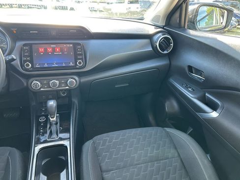 Used 2024 Nissan Kicks SV image 11