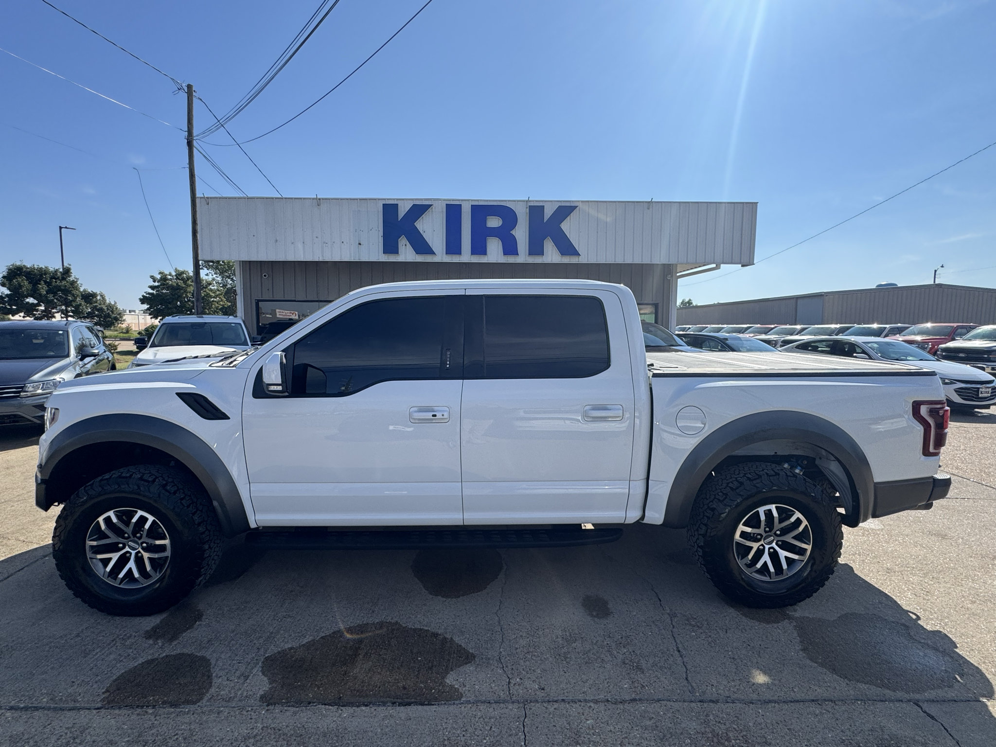 Used 2018 Ford F150 Raptor w/ Equipment Group 802A Luxury AWD/4WD image 2