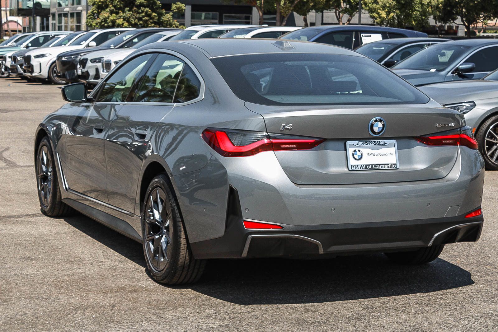 Used 2023 BMW i4 eDrive40 RWD image 4