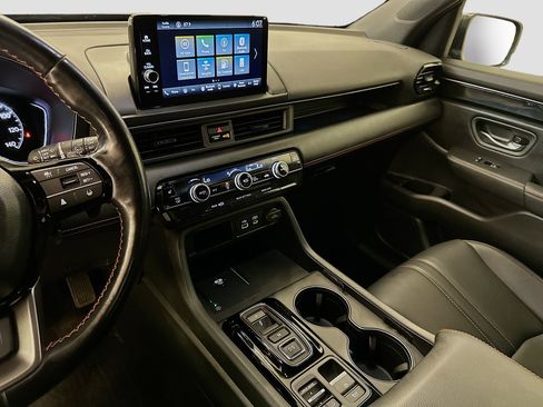 Used 2024 Honda Pilot TrailSport image 25