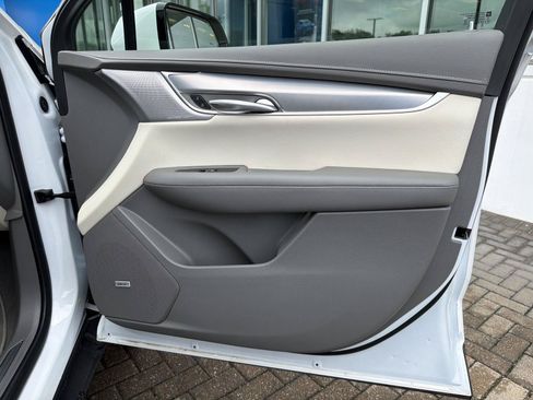 Used 2025 Cadillac XT5 Premium Luxury AWD/4WD image 37
