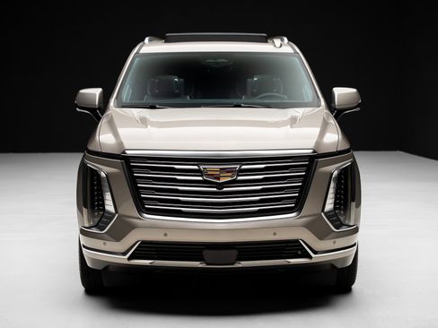 Used 2025 Cadillac Escalade ESV Premium Luxury Platinum AWD/4WD image 6