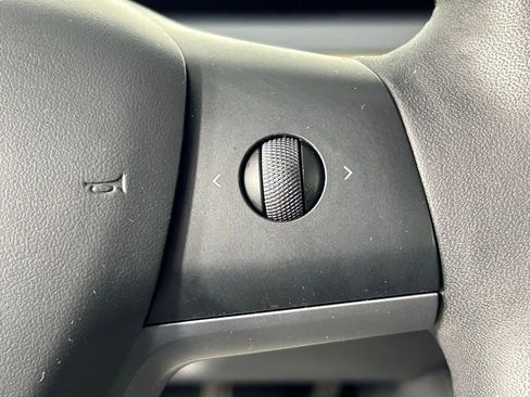 Used 2023 Tesla Model Y Long Range image 23