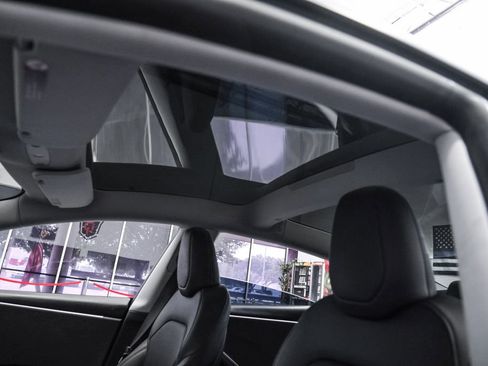 Used 2024 Tesla Model 3 Standard Range RWD image 5