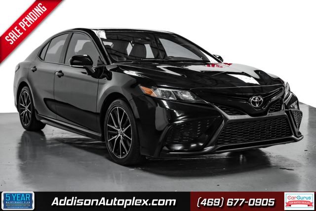 Used 2022 Toyota Camry SE FWD image 1