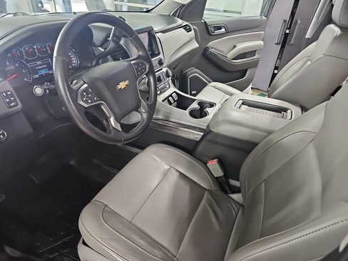 Used 2017 Chevrolet Suburban LT w/ Luxury Package AWD/4WD image 23