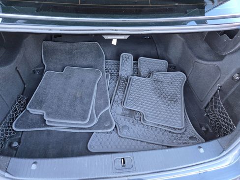 Used 2010 Mercedes-Benz E 550 4MATIC Sedan image 16