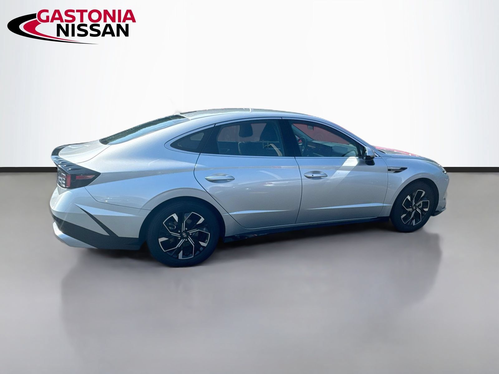 Used 2025 Hyundai Sonata SEL FWD image 10