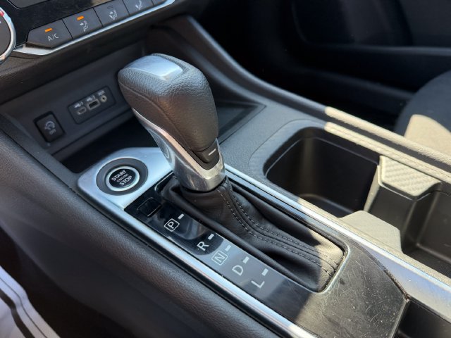 Used 2025 Nissan Sentra SV FWD image 26