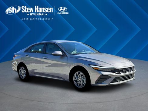New 2026 Hyundai Elantra Blue image 11