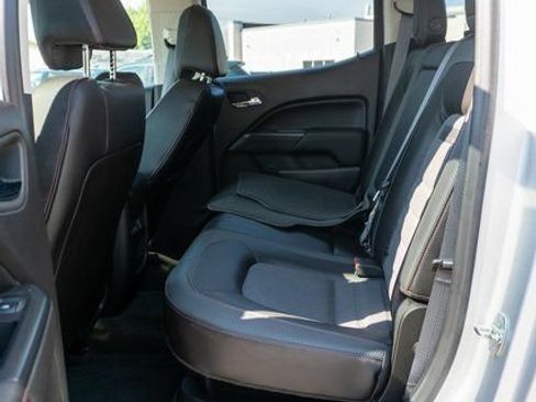 Used 2017 GMC Canyon SLE w/ All Terrain Package AWD/4WD image 11