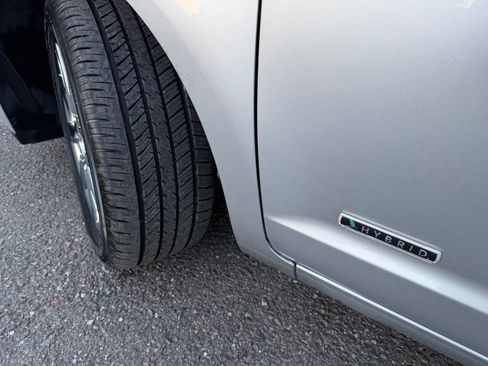 Used 2012 Lincoln MKZ Hybrid FWD image 2