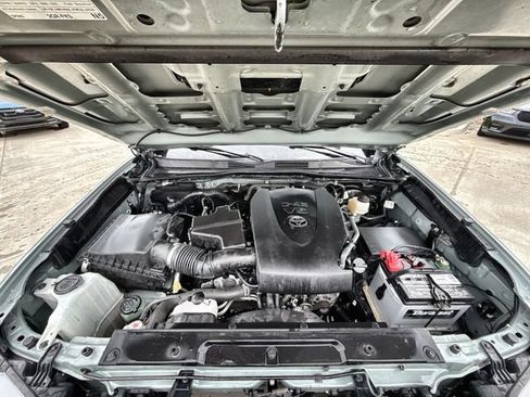 Used 2022 Toyota Tacoma TRD Sport w/ Technology Package AWD/4WD image 24