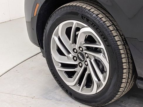 Used 2025 Lincoln Navigator L Reserve image 5