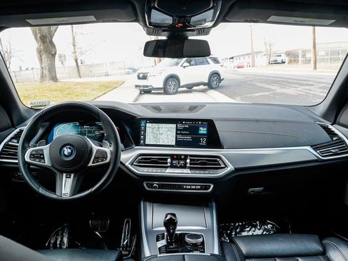 Used 2022 BMW X5 xDrive45e w/ M Sport Package image 11
