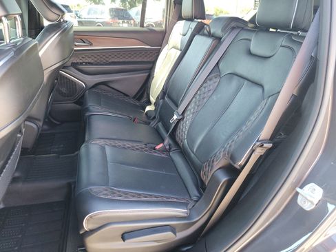 Used 2024 Jeep Grand Cherokee L Summit w/ High Altitude Package image 18