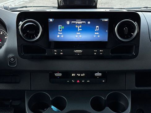 New 2025 Mercedes-Benz Sprinter 2500 image 18