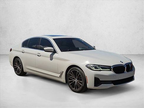 Used 2023 BMW 540i w/ Premium Package RWD image 3