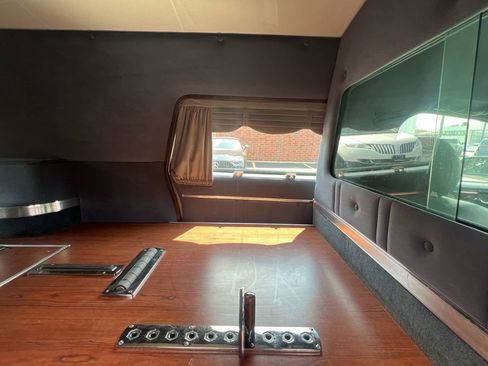 Used 2002 Cadillac De Ville Hearse image 14