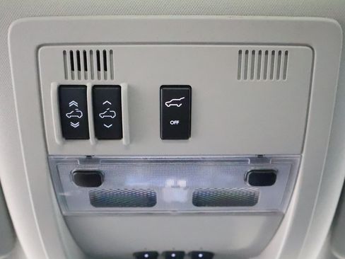 Used 2012 Cadillac Escalade Platinum AWD/4WD image 41